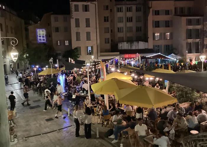 Place D'equerre דירה טולון